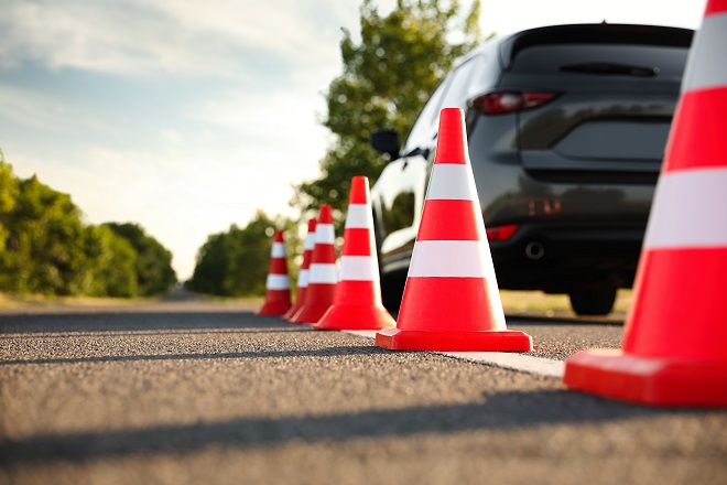 defensive-driving-practices-reduce-road-risk